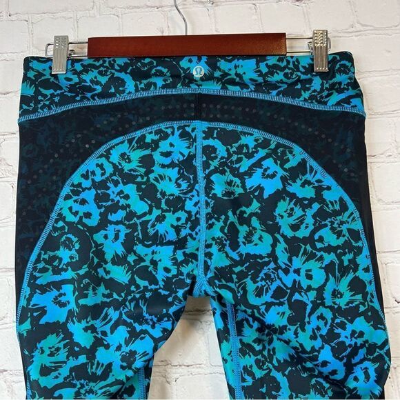 lululemon Stop At Nothing Crop Size 8 in Fleur Sombre Kayak Blue Dragonfly - Picture 3 of 8